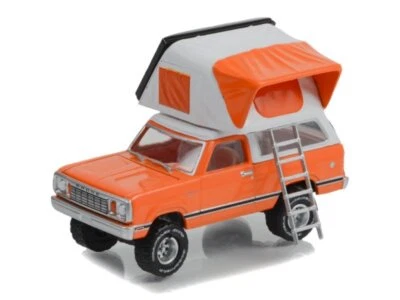 DODGE Ramcharger SE with roof top tent - 1977 - orange - Greenlight 1:64 - Photo 1/4
