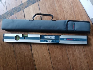 BOSCH GIM 60 PROFESSIONAL DIGITAL LEVEL INCLINOMETER IN CASE - Picture 1 of 23