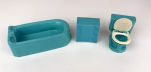 Juego de baño para casa de muñecas Teal Aqua - Juguete Plasco años 50 inodoro, bañera, cesta - Imagen 1 de 13