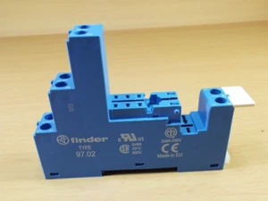 FINDER RELAIS SOCKEL 97.02 ALLZWECK 8PIN HUTSCHIENE SCHRAUBBEFESTIGUNG 8AMP 300V - Bild 1 von 10