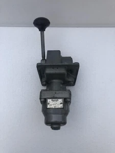 Rexroth H-2-FX Control Air Lever Operated Valve 200 PSI R4310026511 - Picture 1 of 8