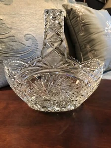 Crystal Glass Candy/Nut Oval Basket with Handle 8.5” Tall - Bild 1 von 8