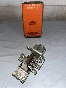 Delco Remy Genuine GM Vacuum 1995053 Nos Cadillac 1953-54 headlight switch - Picture 1 of 3