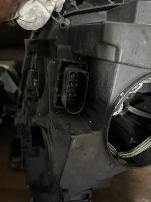 Farol de xenônio lateral direito para Mercedes-Benz GL-Class GL350 GL450 2013-16 - Imagem 1 de 4