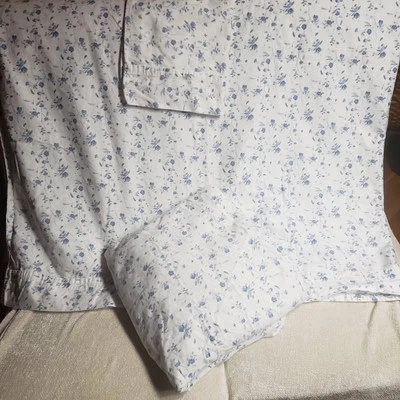 Threshold Twin Sheet Set Flat/Fitted & 1 Pillowcase White/Blue Floral Cotton - Image 1 of 4