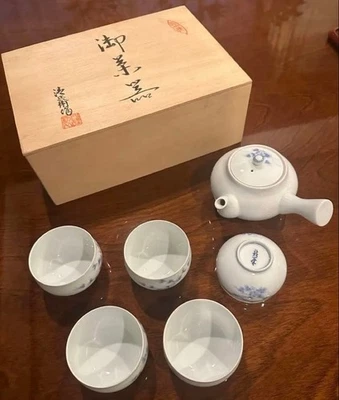 Arita Ware 茶具 1 茶壶 + 5 杯蓝色花卉茶杯和茶壶 未使用 — 第 1/4 张图片
