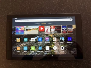 Amazon Kindle Fire HD 10 7th Gen 10.1" 32GB Wi-Fi Black Tablet - Picture 1 of 3