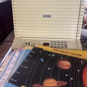 GeoSafari Electronic Learning Game Plus 50+ Cards - Picture 1 of 2