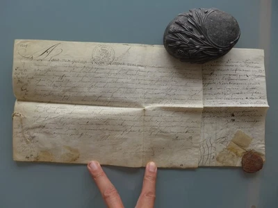 2 parchemins, 1714, Versailles, noblesse, famille Mérault, signature et sceau - Photo 1/4