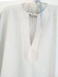 Top XL 18 Fine White and silver thread collarless TShirt (489) - Picture 1 of 4