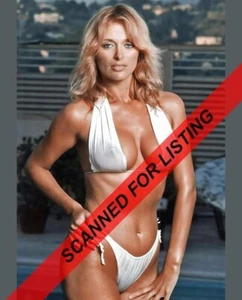 Sybil Danning in Swimsuit 8X10 PHOTO #9351 - Picture 1 of 1
