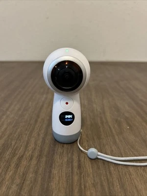 Samsung Gear 360 4K Spherical VR Camera - White SM-R210 - Image 1 of 4