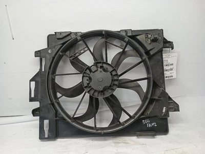 Conjunto de motor ventilador de refrigeração radiador 2015 Chrysler Town&Country 11987401 - Imagem 1 de 4