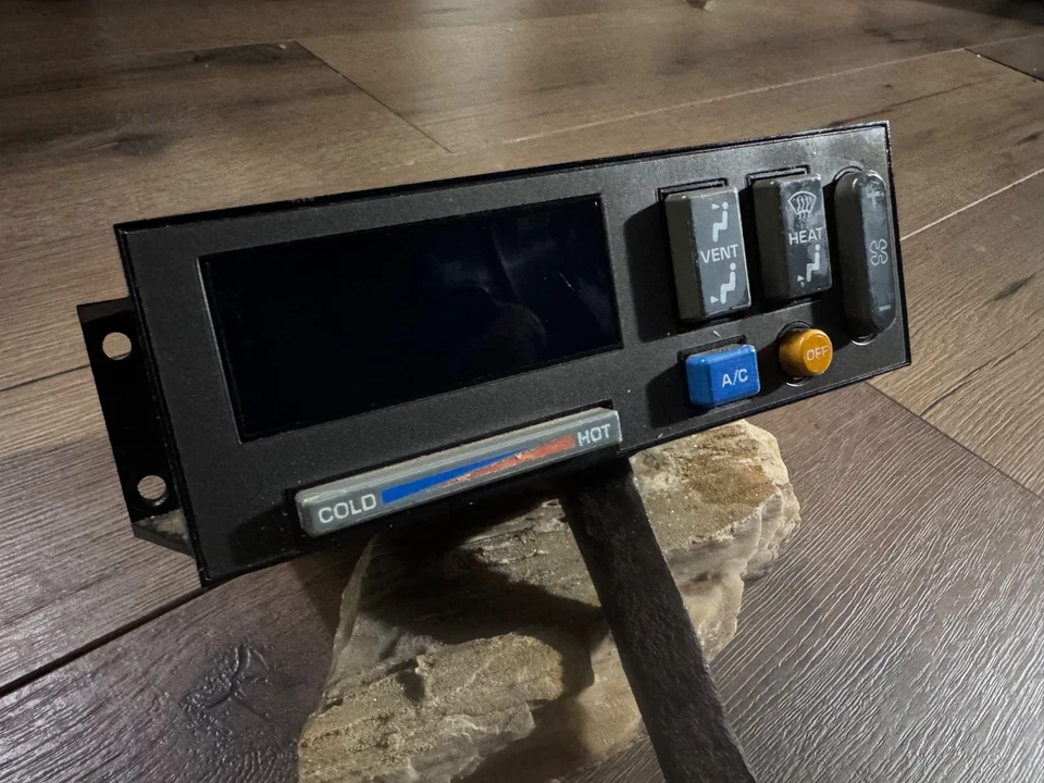 1988-1994 Chevy Silverado GMC C/K 1500 2500 Climate Control Panel P/N: 16204785 - Image 1 of 3