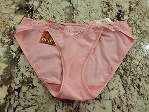 NWT  Vassarette "Body Curves" Bikini Panty Size 7 - Dreamy Pink