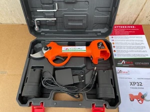 Forbice da potatura a batteria Aima XP 32 cesoia elettrica forbici per vigneto - Foto 1 di 7