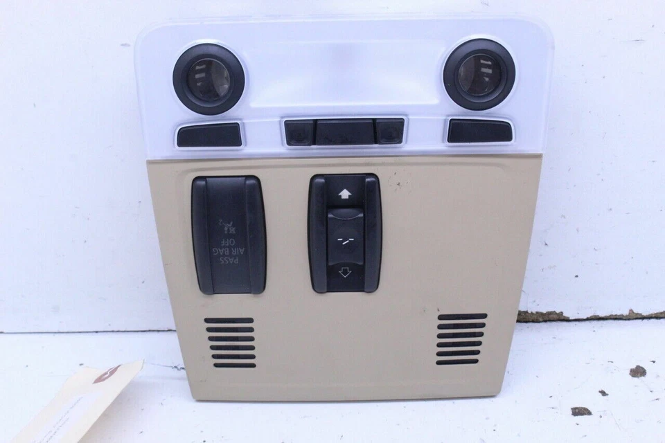 Luz de mapa domo consola superior BMW 323i 328i 330i 335i OEM usada Foto 1 de 4