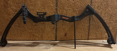 Bear Whitetail Black Archery Hunting Compound Bow 39" String Length - Image 1 of 4