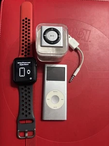 Apple Lot! Locked Apple Watch, iPod Mini & iPod Shuffle w/ Box - parts but work - Photo 1 sur 15