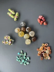 Konvolut Stein, Perlen Strings Perlen. - Bild 1 von 4