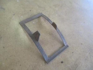 HOLDEN HQ HJ HX HZ WB SWITCH RETAINER CLIP DEMISTER ANTENNA WAGON TAILGATE - Picture 1 of 3
