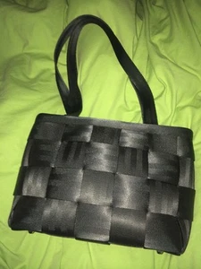 Harveys The Original SeatBelt Bag Purse Black Seat Belt Handbag 12" - Picture 1 of 5