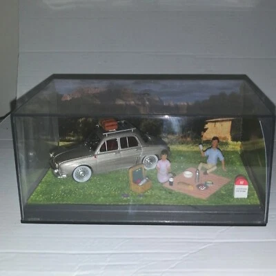 DIORAMA RENAULT ONDINE LE ROUTE BLEUE SCALA 1/43 - Immagine 1 di 2