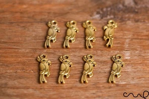 8 x kleiner Goldpapagei Metall Charms Musik Schmuckherstellung Handwerk doppelseitig - Bild 1 von 8