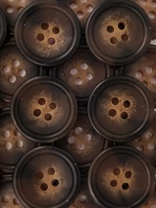 TALLA 32L - 13/16", BOTÓN ABIGARRADO PARA HOMBRE, MARRÓN, 1 DOCENA, ACABADO MATE - Imagen 1 de 1