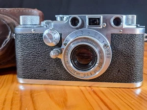Leica IIIC Messsucherkamera mit Tasche und russischem Objektiv - Bild 1 von 15