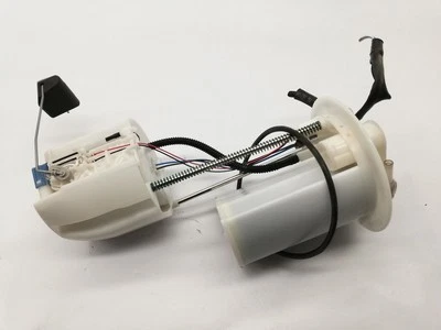 Bomba de alta presión combustible gasolina/electricidad Toyota Yaris 2015 777040D090 Foto 1 de 4