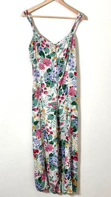 Macacão MNG manga morango floral alças espaguete fazenda cottagecore - Imagem 1 de 4