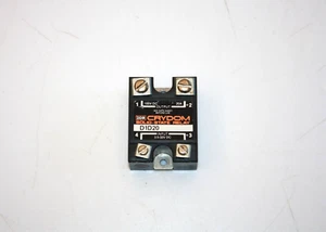 Qty (1) Crydom D1D20 3.5-32V Input 100VDC 20A Out SSR - USED TESTED - Picture 1 of 7
