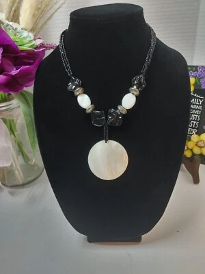 Black & White Faux Pearl Beaded Necklace w/ Round Mother Of Pearl Pendant 17.5in - Image 1 of 4