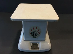 Universal Potteries Cattails Metal Scale Excellent Condition - Picture 1 of 6