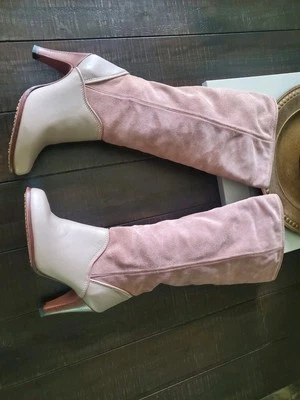 Vintage Zodiac Suede Taupe & Leather Boots. Size 7 - Image 1 of 4
