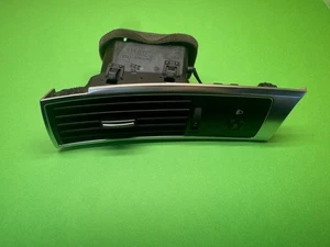 4F1820901D 4F1 820 901 D Ugelli aria Audi A6 - Foto 1 di 6
