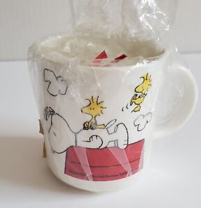 Vintage Peanuts Snoopy plastic mug cup from Japan Determined new in plastic