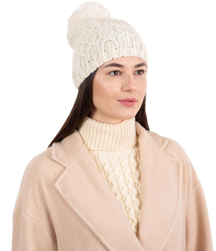 Gorra SAOL 100 % lana merino tejida con pompón para mujer. Foto 1 de 1