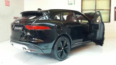 Jaguar F Pace Black 2016 4x4 V6 Welly 1:24 Detailed Interior Diecast Scale Model - Image 1 of 4