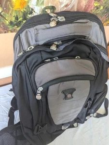 Swiss Gear Airflow ScanSmart Backpack Laptop Bag Black Travel TSA Padded CarryOn - Picture 1 of 11