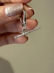 DIJE VARITA HARRY POTTER CLIP GRANDE PLATA DE LEY 925 2,35 GRAMOS - Imagen 1 de 6