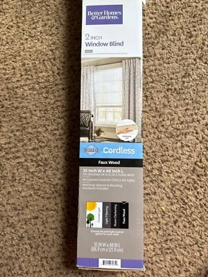 ¡COMPRA UNO Y OBTÉN UNO GRATIS!! Persianas de madera sintética de 2 pulgadas blancas inalámbricas. Foto 1 de 4