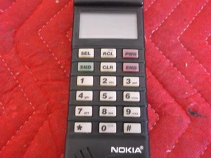TÉLÉPHONE CELLULAIRE VINTAGE NOKIA P4000 GM EN L'ÉTAT NON TESTÉ - Photo 1 sur 11