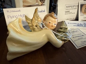 1988 M J Hummel Flying High Hanging Ornament - Bild 1 von 4