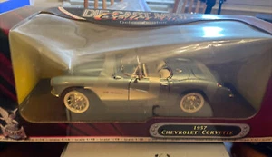 YATMING ROAD SIGNATURE 1957 CHEVROLET CORVETTE 1/18 DIECAST deluxe edition - Picture 1 of 4