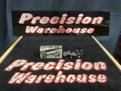 Case 580D Backhoe "SILVER" -  #211 Super Rare Find 1/35 - Conrad #2931 - N.MIB - Image 1 of 4