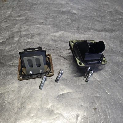 Yamaha Yz85 2017 montaje de bloque de lengüeta de admisión Foto 1 de 4