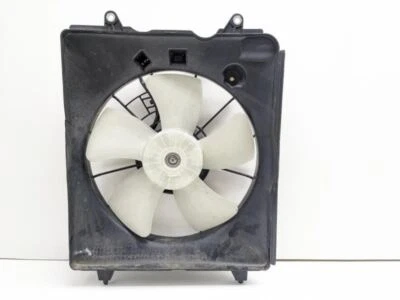 2012-2014 Honda CR-V LH Radiator Cooling Fan Motor Assembly 19015-R5A-A01 OEM - Image 1 of 4