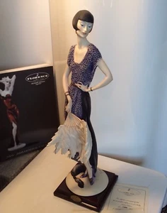 GIUSEPPE ARMANI FIGURINE "LADY WITH FAN" #387C LIMITED EDITION - Picture 1 of 5
